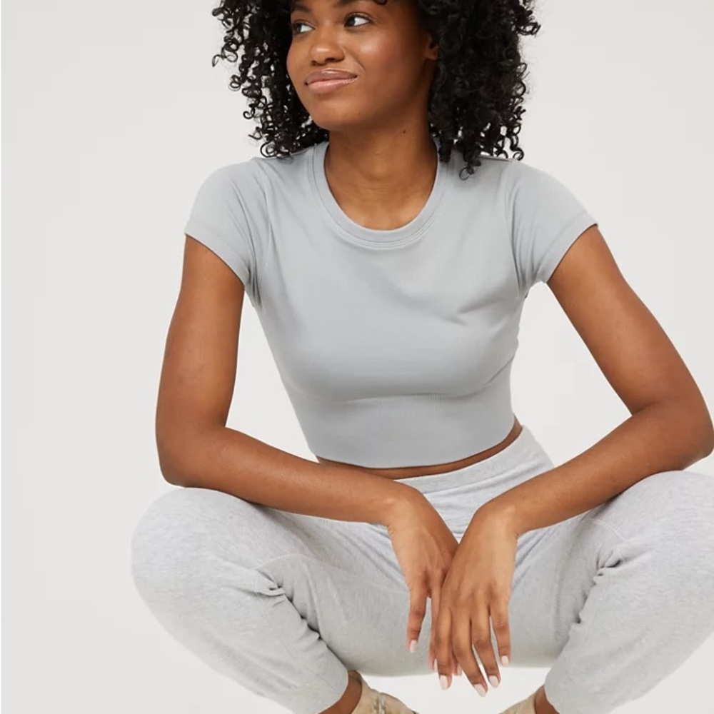 Aerie Women's Light Gray Crop Top - Picture 2 of 8